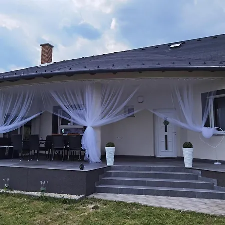 Reginahouse Сигетсентмиклош